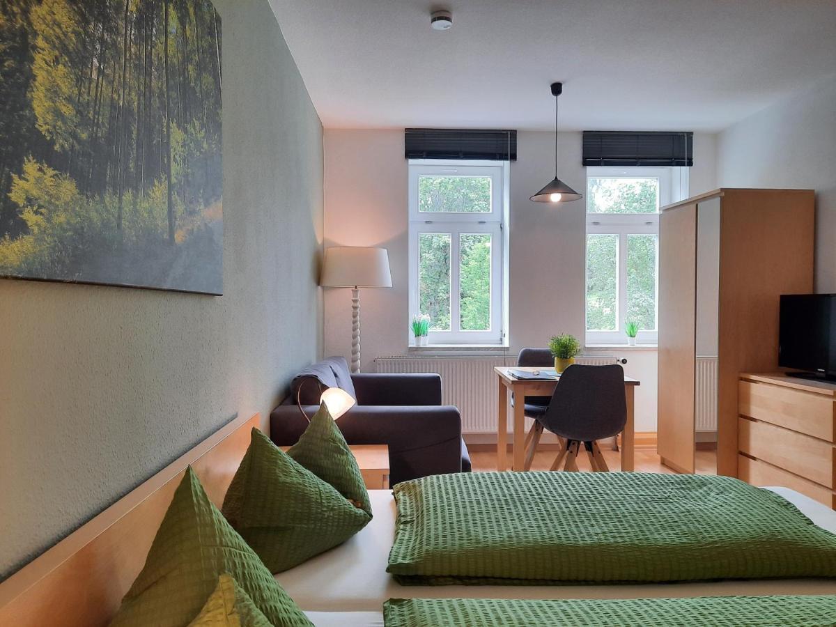 Apartments Und Bistro Zum Glasmacher Gehlberg Esterno foto