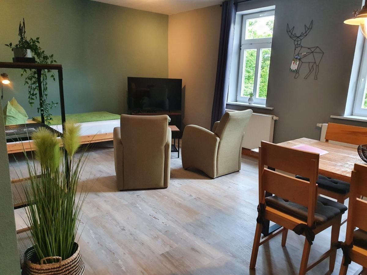 Apartments Und Bistro Zum Glasmacher Gehlberg Esterno foto